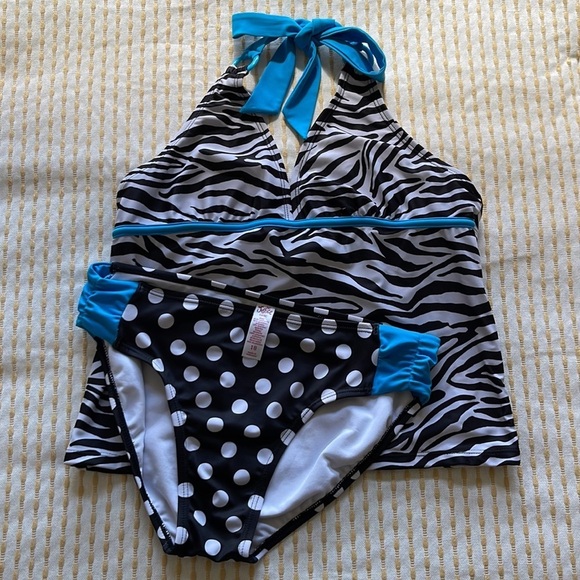 𝅺JUSTICE & OLD NAVY swim suit lot - Picture 4 of 9